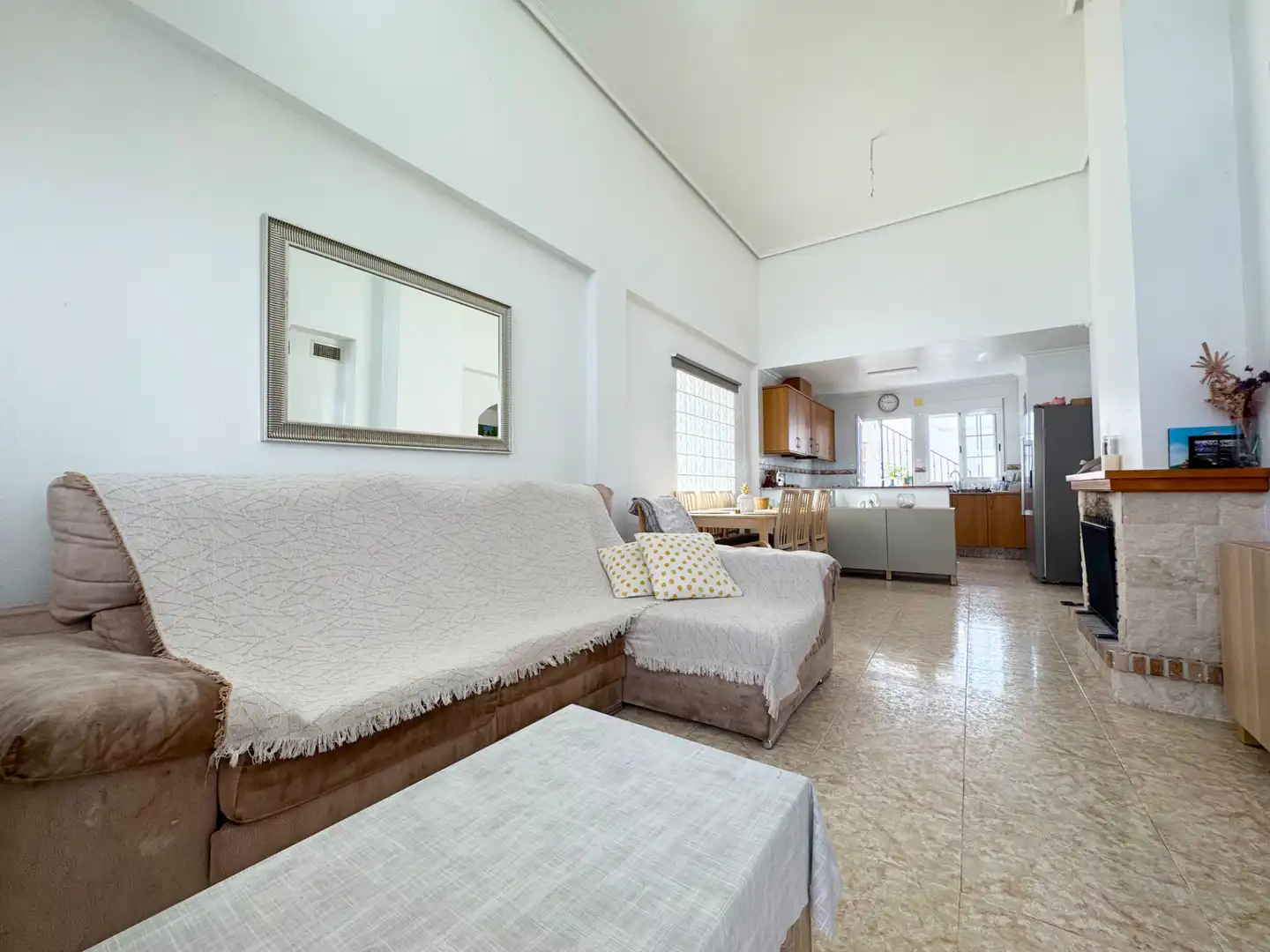 Sala de estar de Casa adosada en venta en Murcia con Aire acondicionado, Jardín privado y Terraza