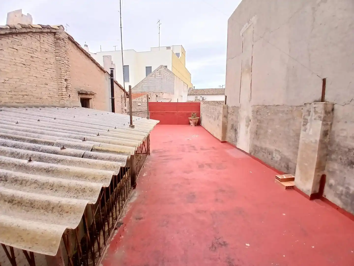 Vista exterior de Casa o xalet en venda en Carcaixent amb Aire condicionat, Terrassa i Balcó