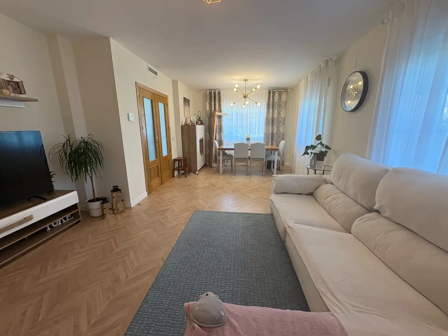 Living room of Houses for sale in El Viso de San Juan  with Air Conditioner, Private garden and Parquet flooring