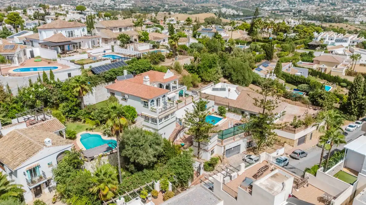 Vista exterior de Casa o chalet en venta en Mijas con Aire acondicionado, Calefacción y Jardín privado