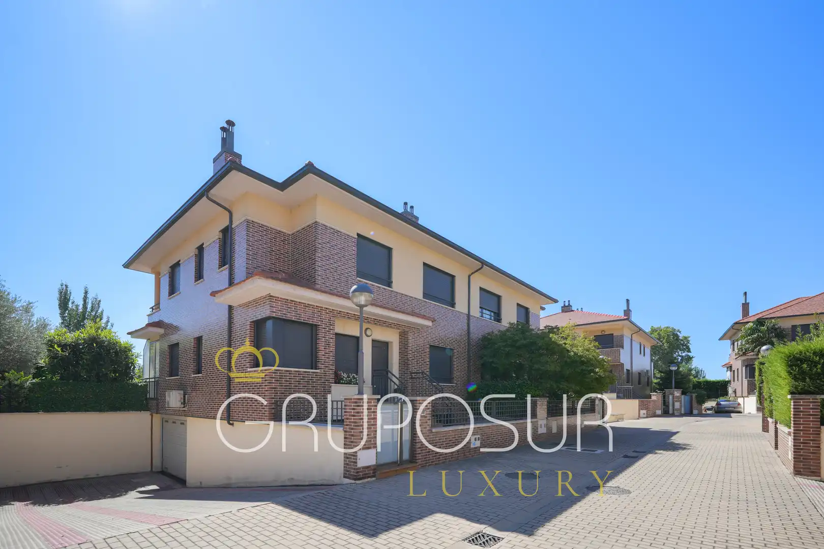 Vista exterior de Casa adosada en venda en Valladolid amb Aire condicionat, Calefacció i Jardí privat