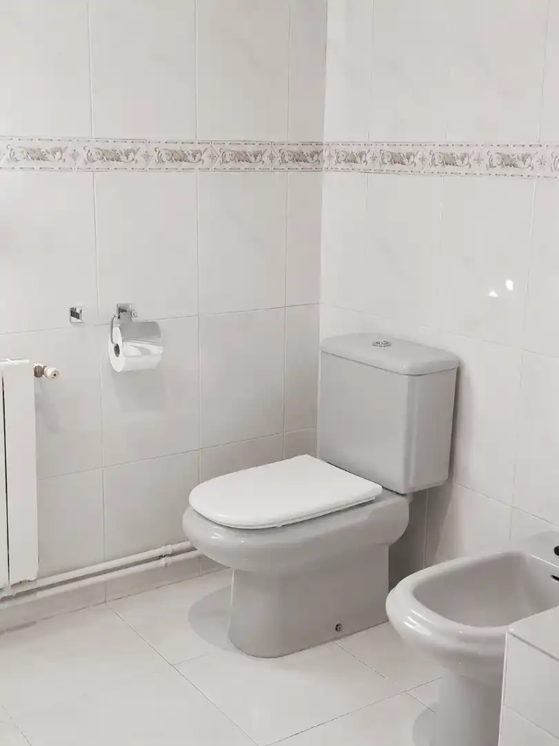 Bany de Pis de lloguer en Santander amb Calefacció, Terrassa i Moblat