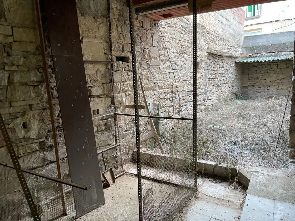 Vista exterior de Casa adosada en venta en Tàrrega con Calefacción, Jardín privado y Terraza