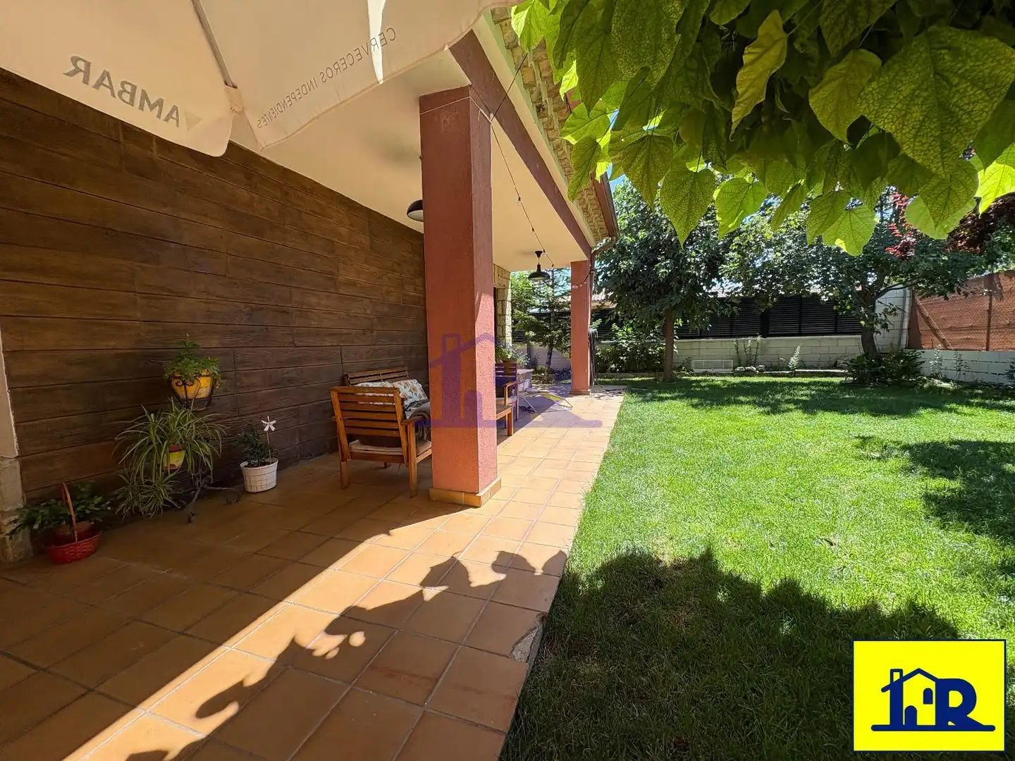 Jardí de Casa o xalet en venda en Sotorribas amb Calefacció, Jardí privat i Parquet