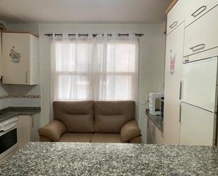 Sala d'estar de Apartament de lloguer en Santiago de Compostela  amb Moblat, Forn i Rentadora