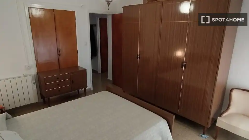 Habitación de Piso de alquiler en Godella con Aire acondicionado, Calefacción y Amueblado