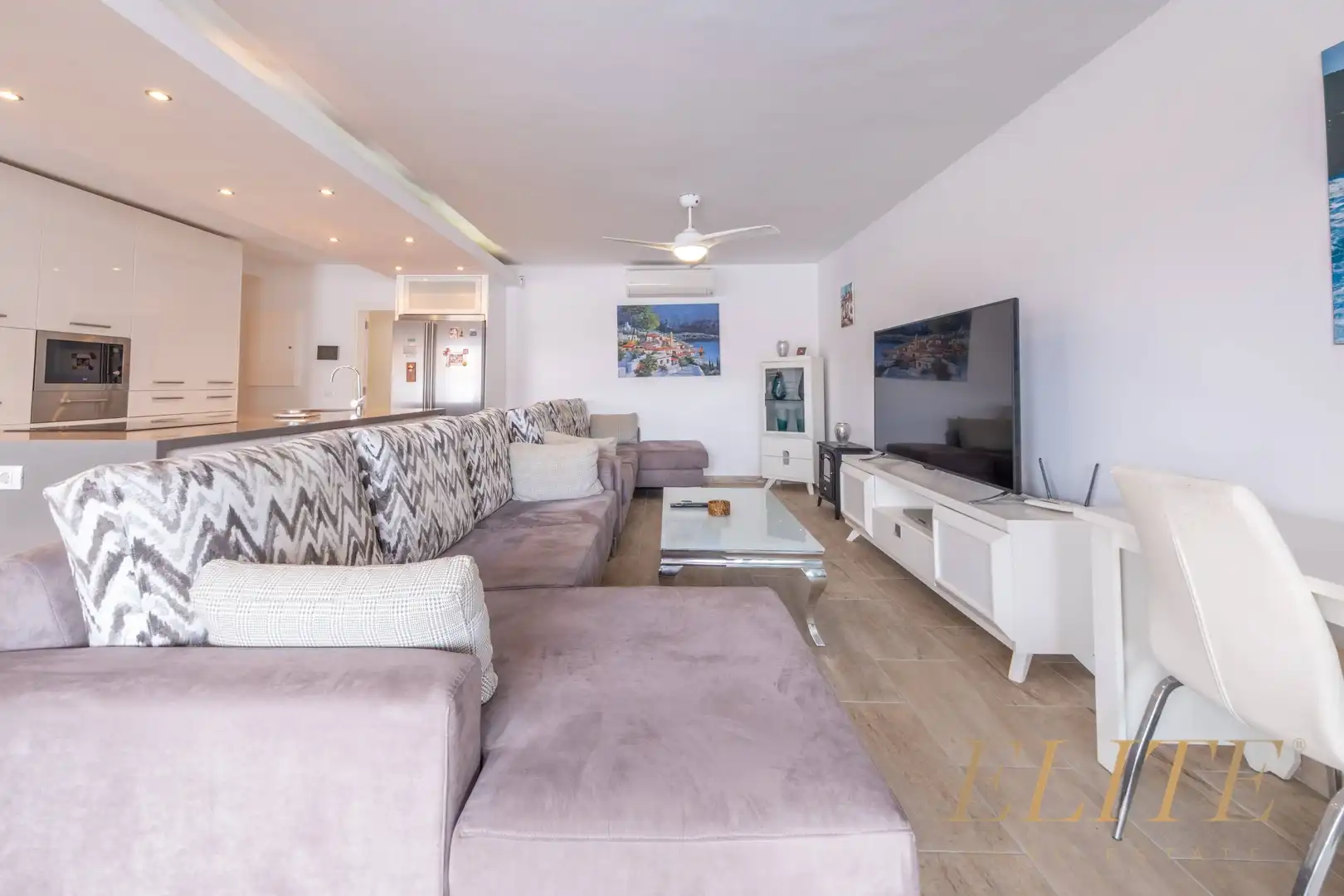 Sala d'estar de Casa adosada en venda en Mogán amb Aire condicionat, Terrassa i Traster
