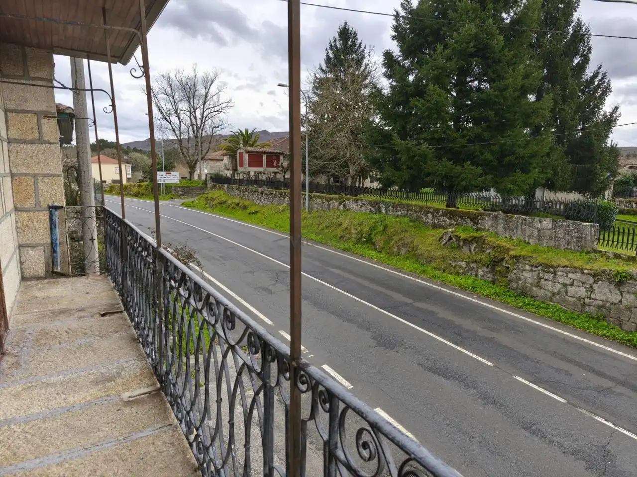Vista exterior de Finca rústica en venda en Esgos amb Calefacció, Jardí privat i Balcó