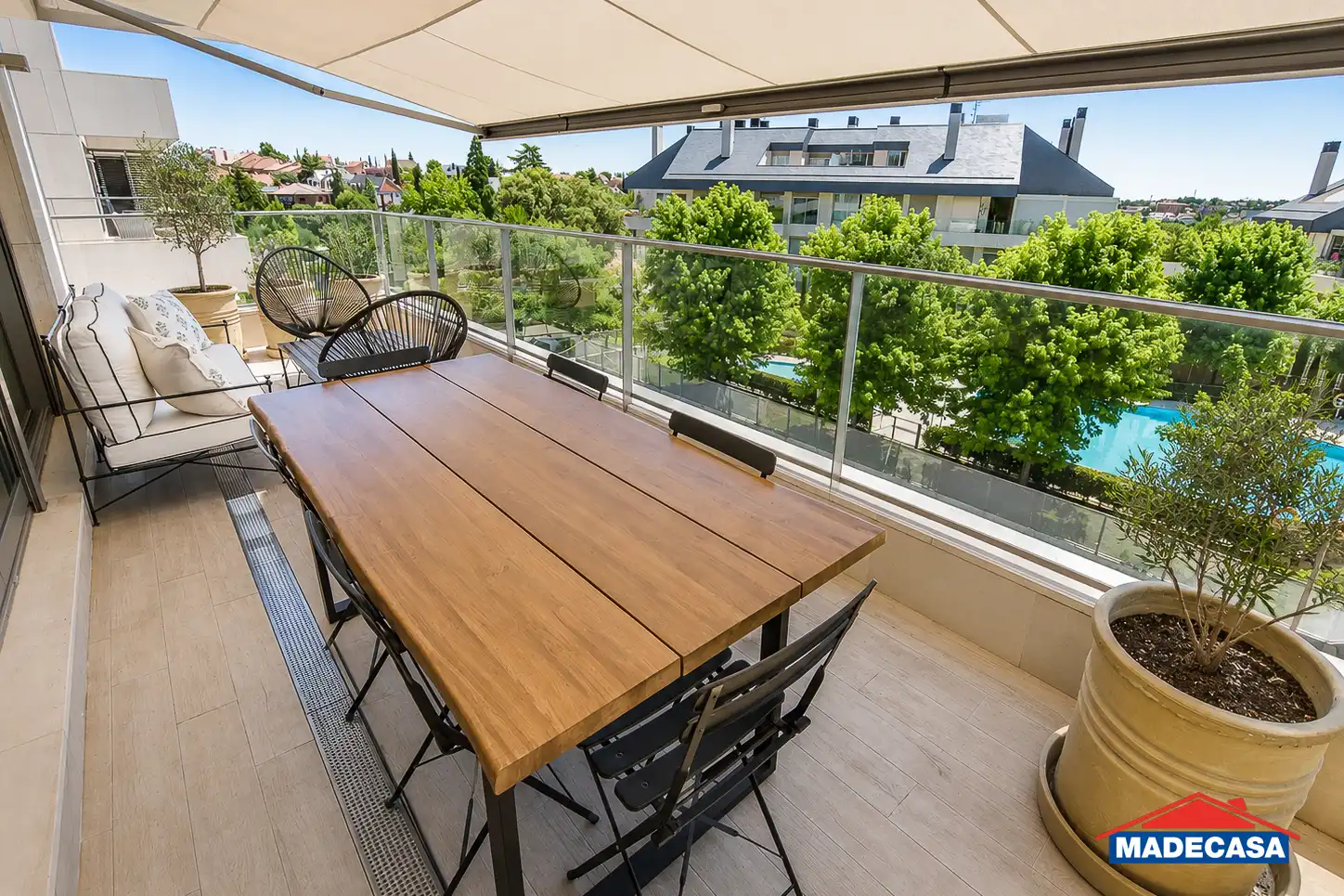 Terraza de Ático en venta en Pozuelo de Alarcón con Aire acondicionado, Calefacción y Jardín privado