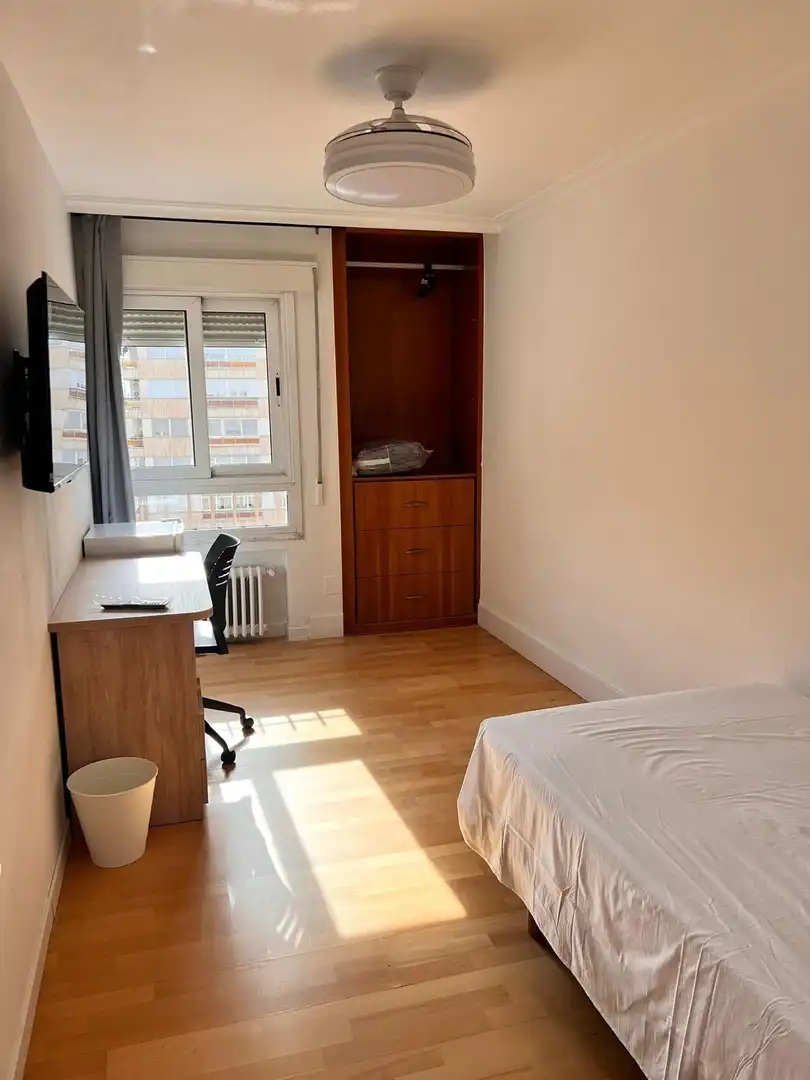 Schlafzimmer von Wohnung zur untervermieten in Murcia mit Klimaanlage, Heizung und Möbliert