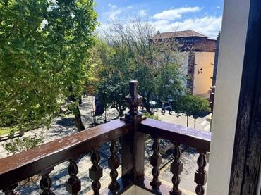 Pis amb balcó de lloguer a Plaza del Adelantado