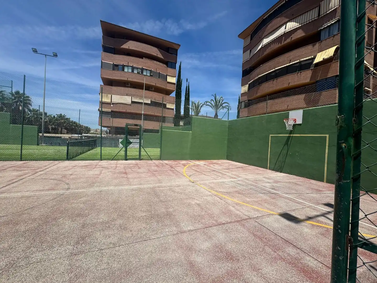 Aparcament de Pis en venda en Alicante / Alacant amb Aire condicionat, Terrassa i Balcó