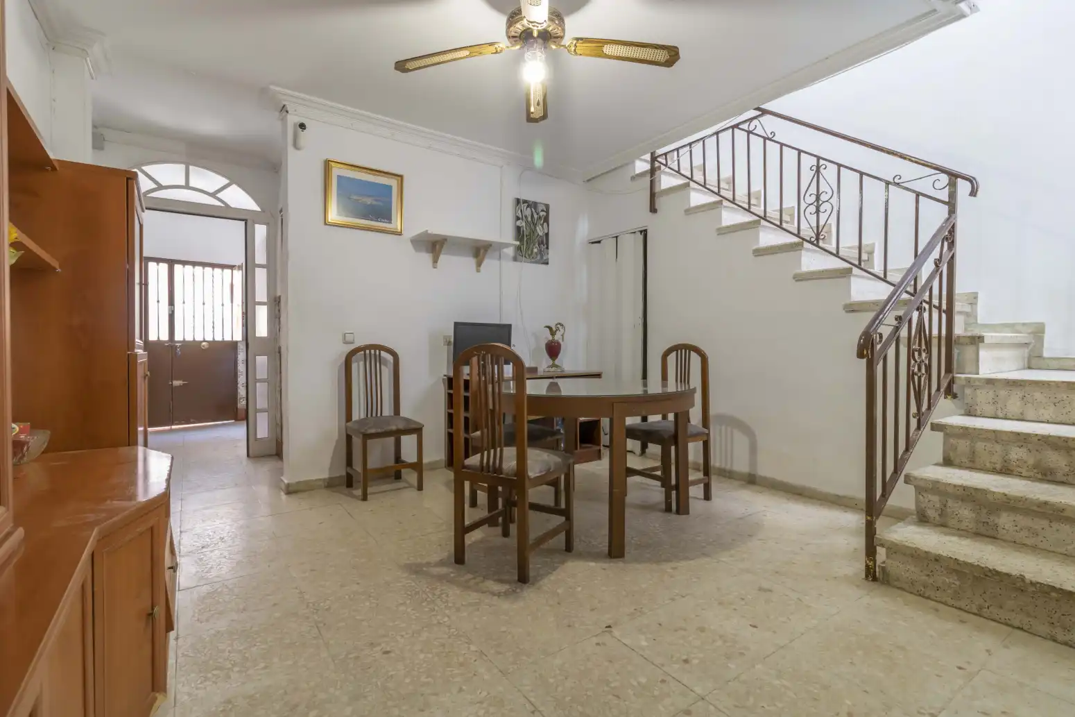 Esszimmer von Einfamilien-Reihenhaus zum Verkauf in Sevilla mit Terrasse, Abstellraum und Balkon