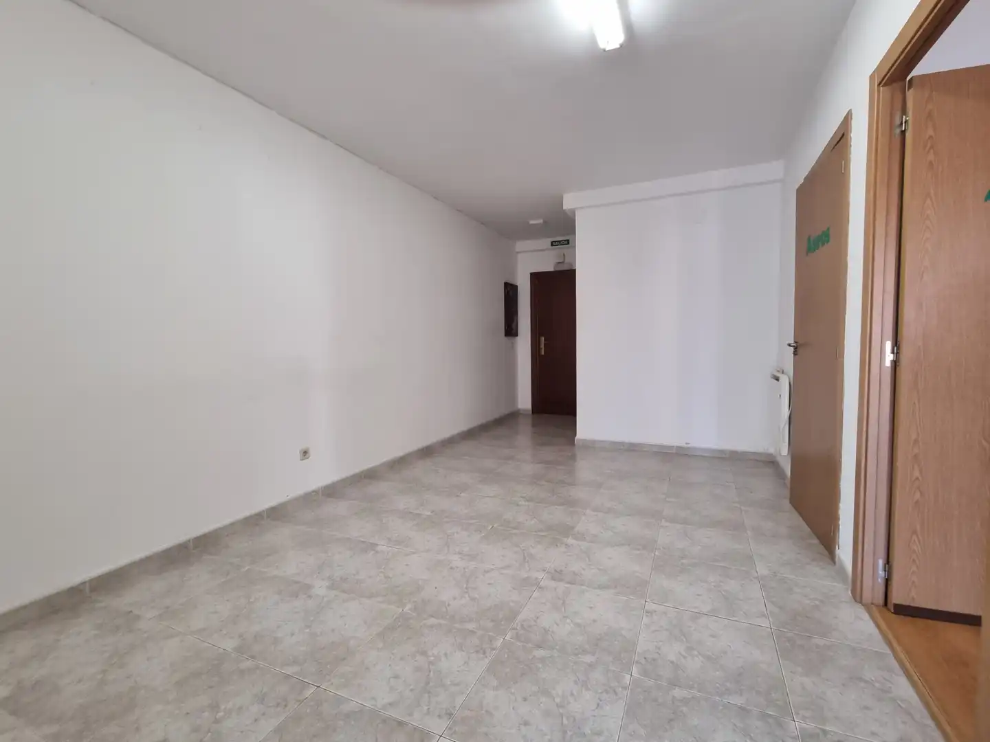 Büro zur Miete in Soria Capital  mit Heizung und Balkon