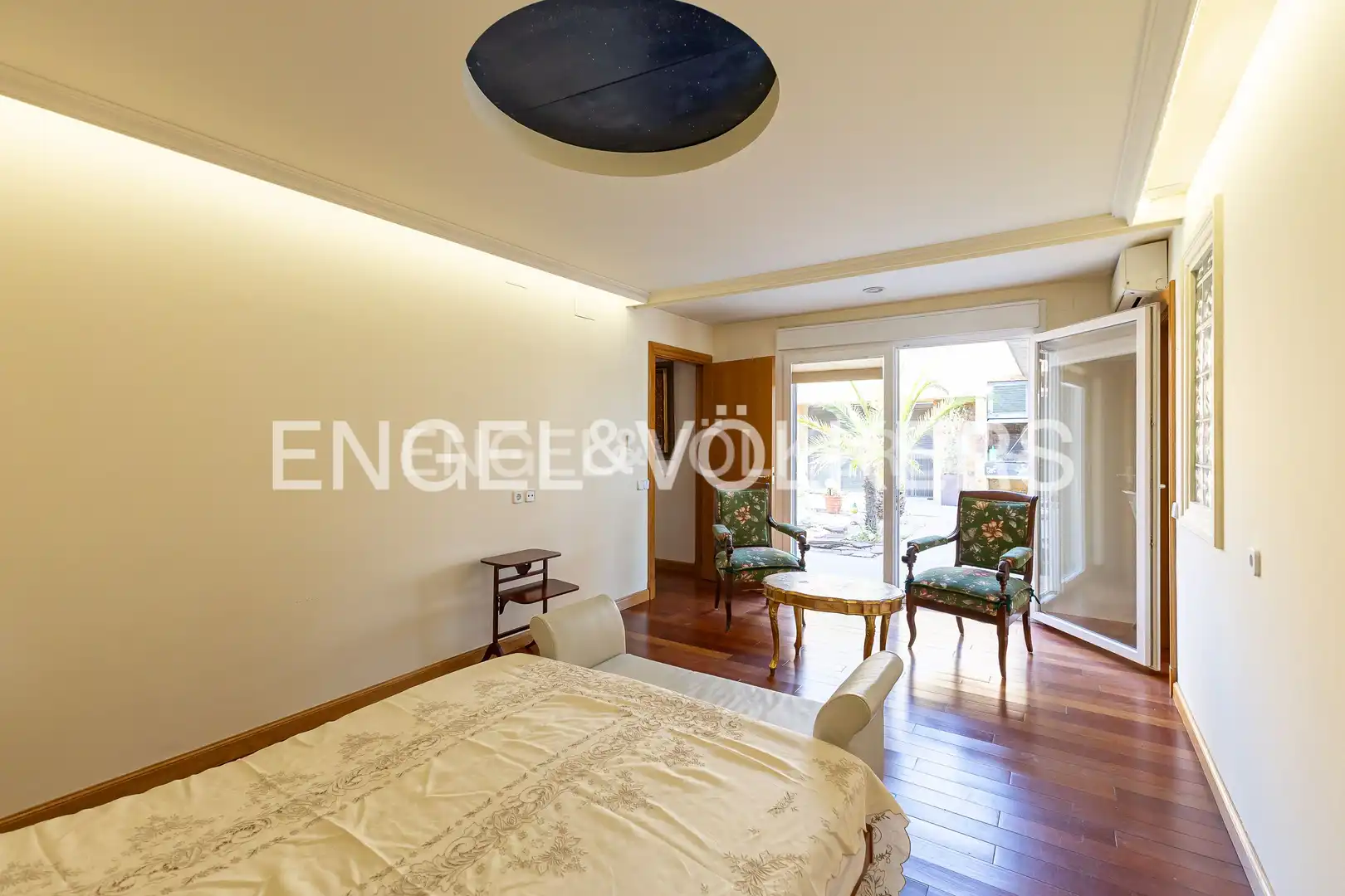 Bedroom of Houses for sale in Majadahonda  with Air Conditioner, Heating and Private garden
