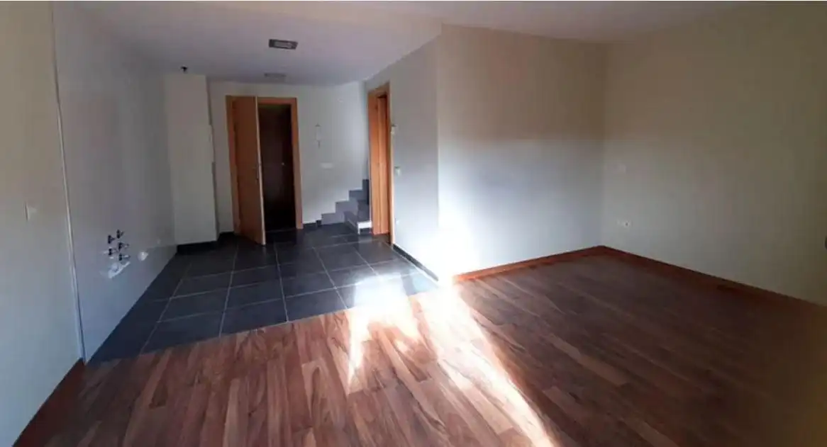 Piso en venta en Puebla de Lillo con Calefacción y Trastero