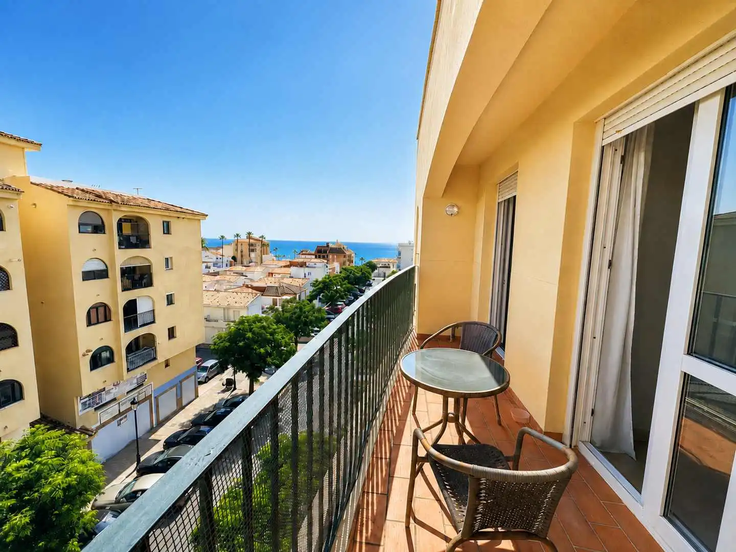 Terrasse von Wohnungen zur Miete in Manilva mit Terrasse, Möbliert und Gemeinschaftspool