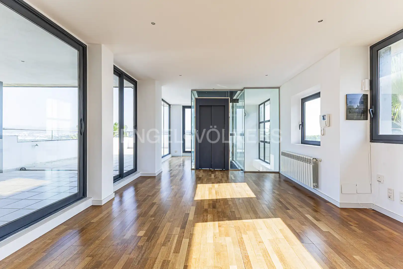 Exterior view of Houses for sale in Sant Cugat del Vallès  with Air Conditioner, Heating and Private garden
