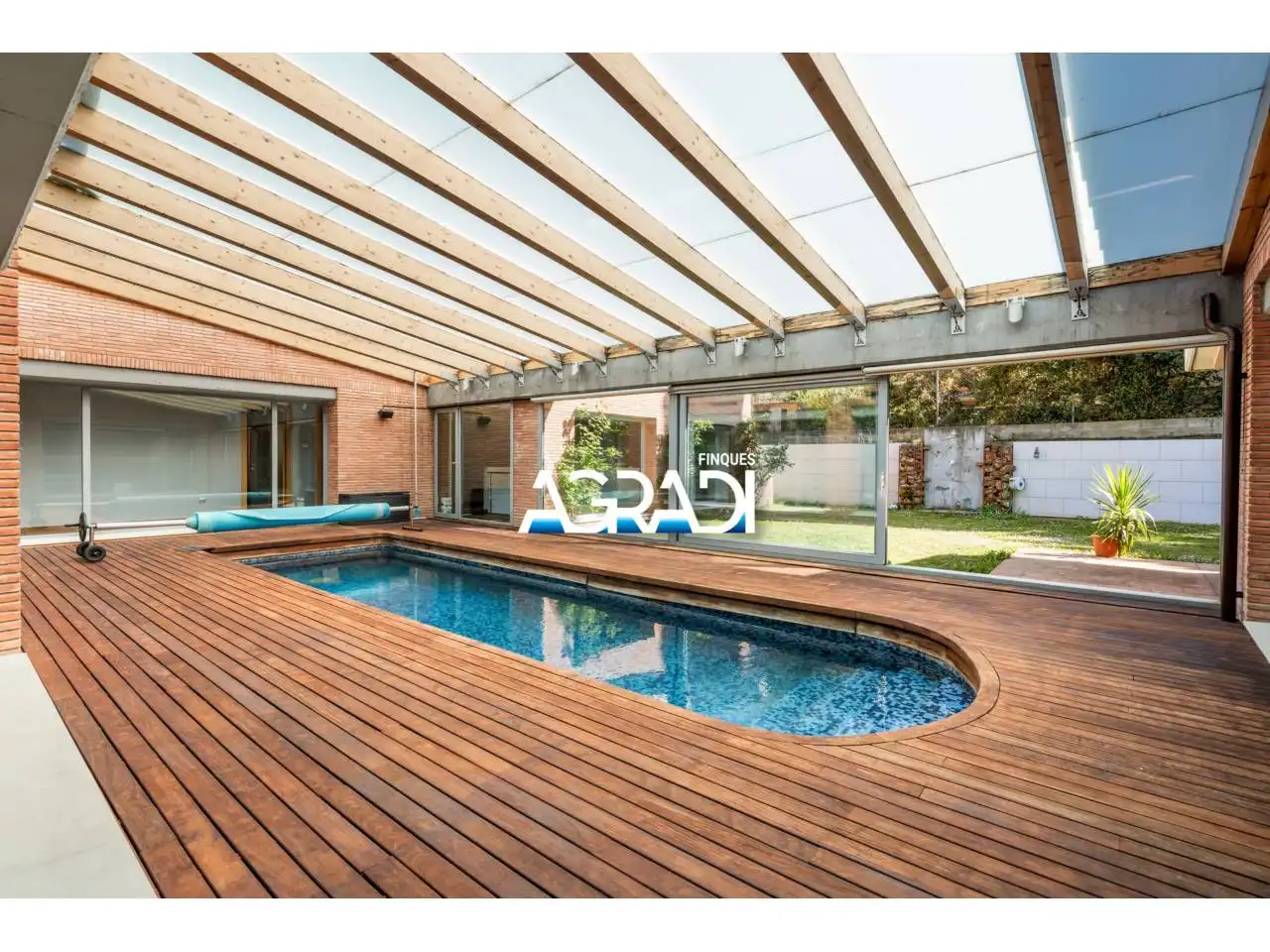 Swimming pool of Houses for sale in Les Franqueses del Vallès  with Air Conditioner, Heating and Private garden