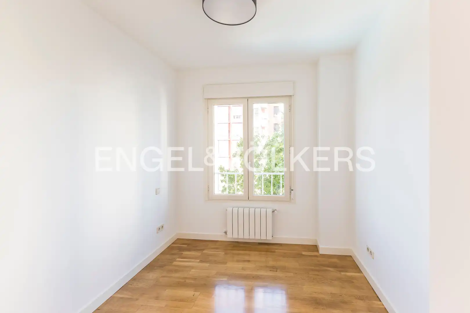 Schlafzimmer von Wohnung zur Miete in Madrid mit Klimaanlage, Heizung und Schwimmbad
