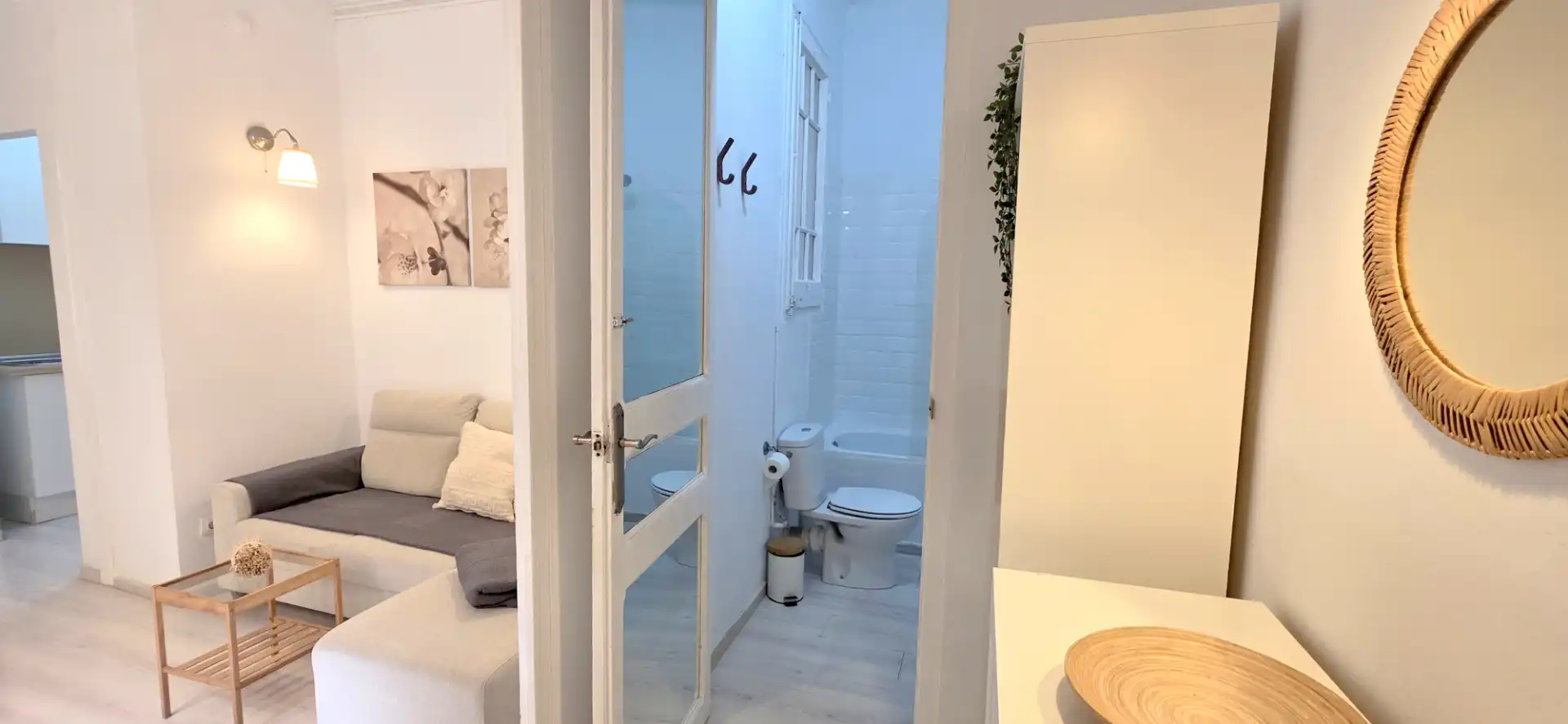 Baño de Piso de alquiler en Barcelona con Parquet, Amueblado y Lavadora