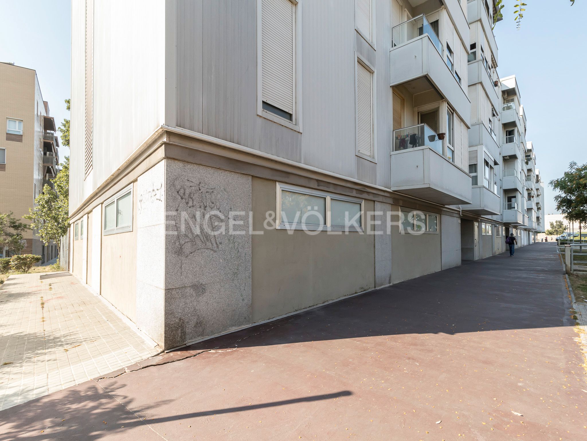 Vista exterior de Local en venta en L'Hospitalet de Llobregat