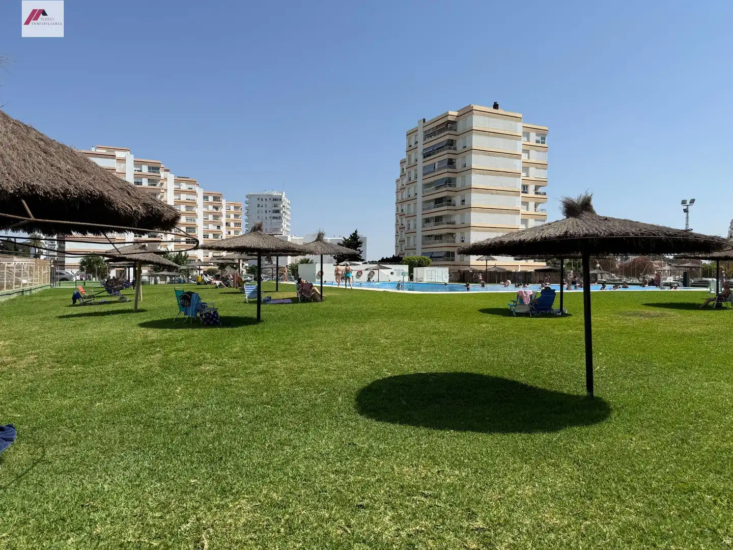 Piscina de Pis en venda en El Puerto de Santa María amb Aire condicionat, Jardí privat i Terrassa