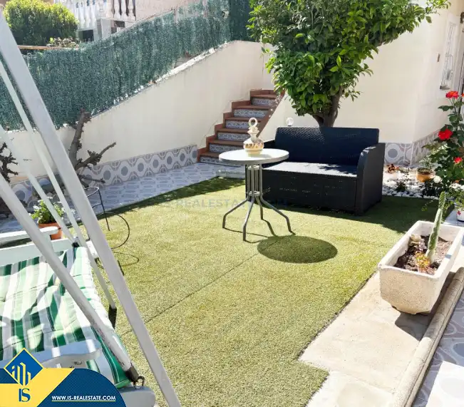 Casa aparellada amb piscina en venda a Los Balcones - Los Altos, imagen 3
