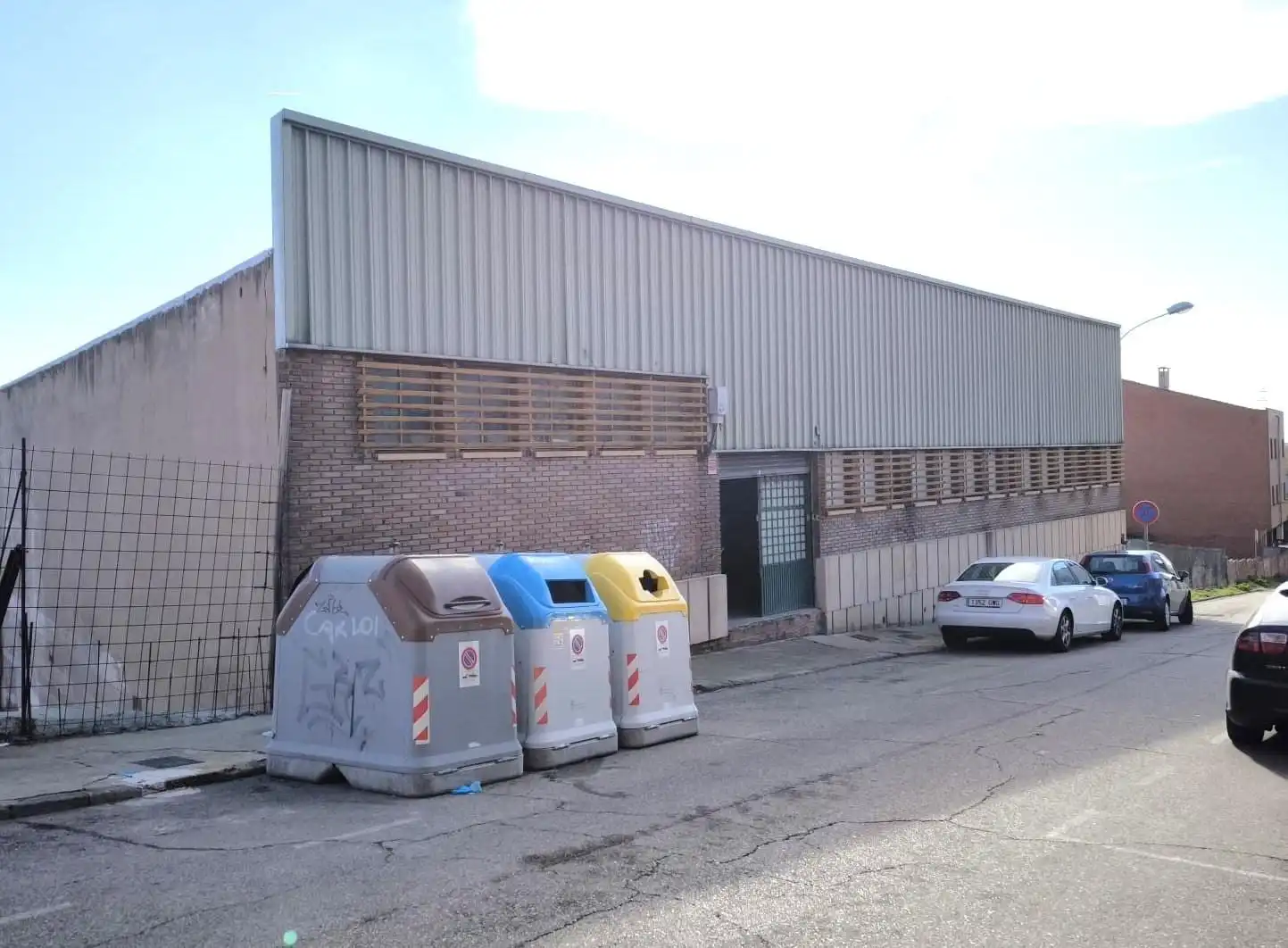 Vista exterior de Nau industrial de lloguer en Villaquilambre amb Calefacció