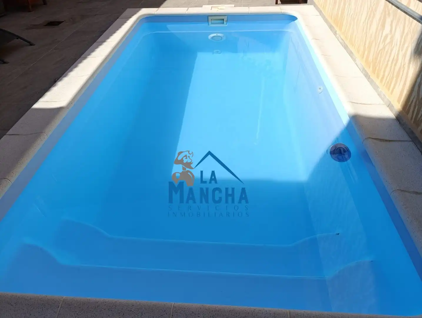 Piscina de Casa o xalet en venda en Madrigueras amb Piscina i Moblat