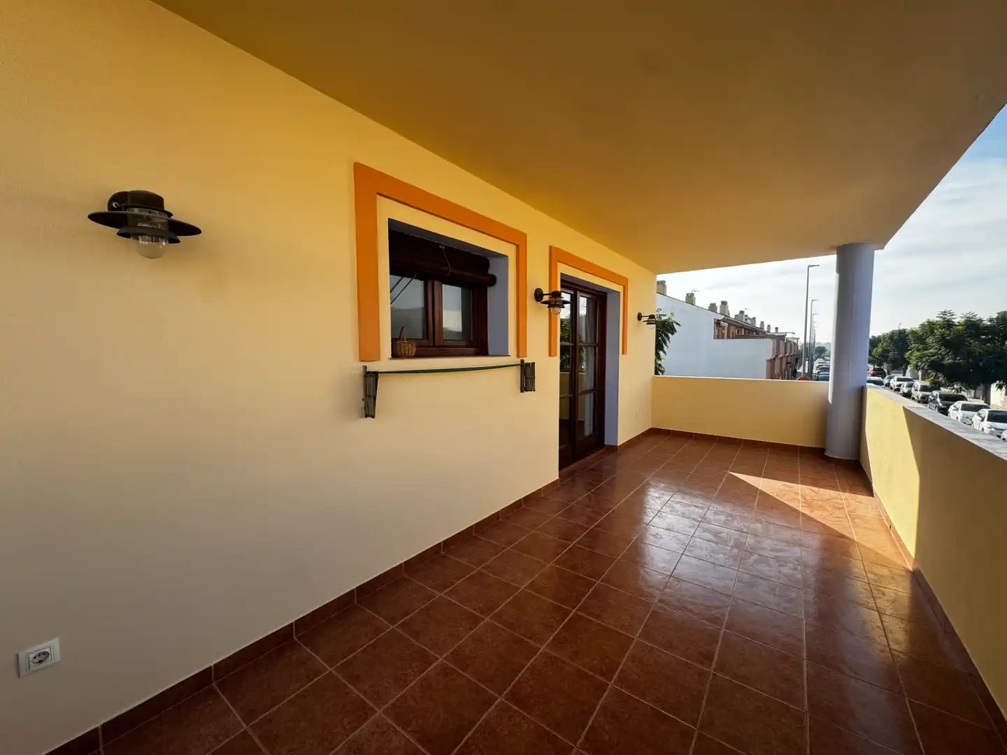 Einfamilien-Reihenhaus zum Verkauf in Canet d'En Berenguer mit Klimaanlage, Heizung und Terrasse