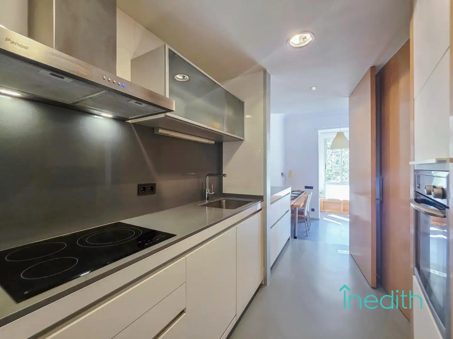 Kitchen of Flat for sale in Barcelona  with Air Conditioner, Terrace and Furnished