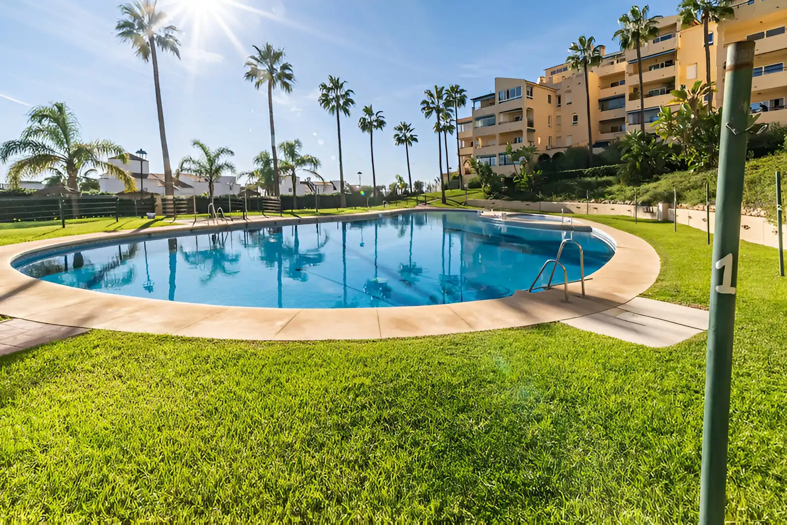 Piscina de Planta baja en venta en Benalmádena con Aire acondicionado, Terraza y Piscina