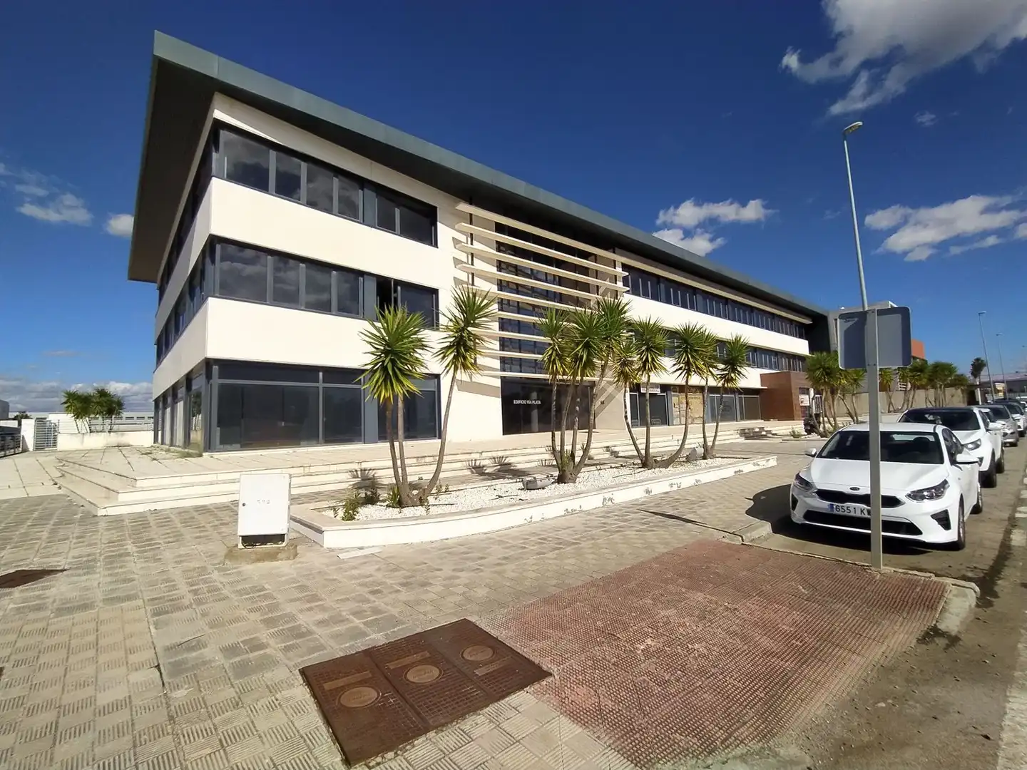 Vista exterior de Oficina en venda en Salteras