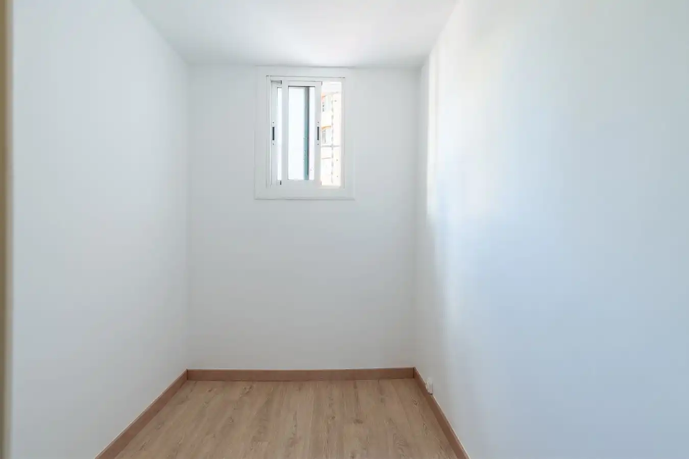 Bedroom of Flat for sale in Barcelona  with Air Conditioner and Heating