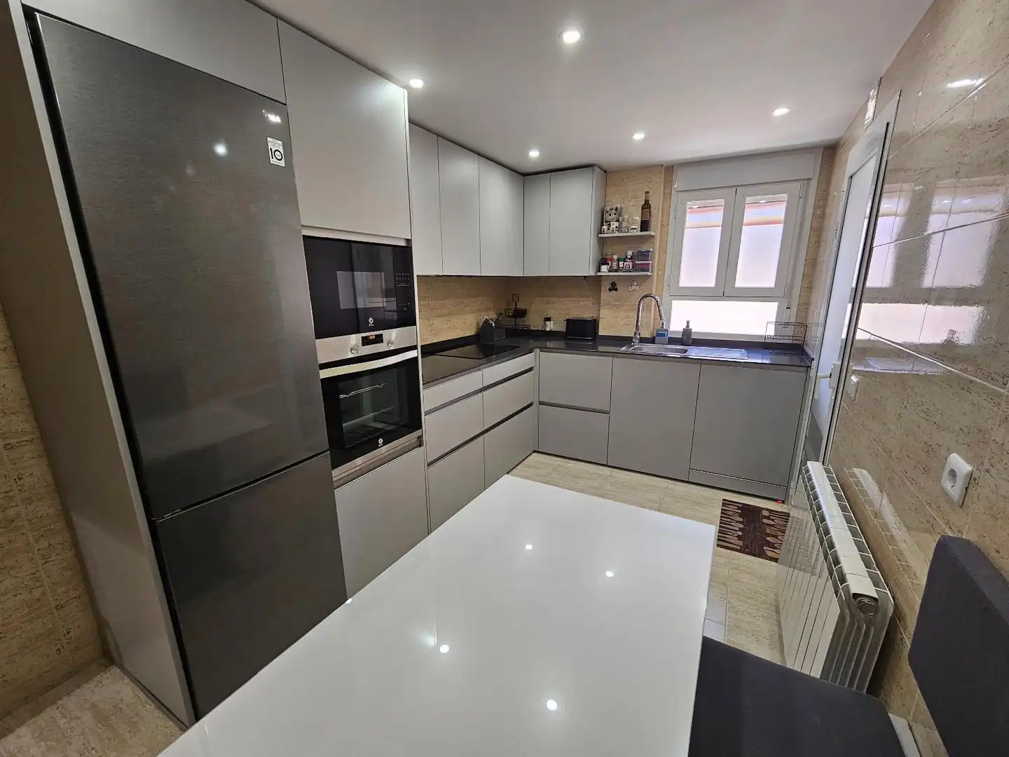 Kitchen of Flat for sale in Villanueva de la Cañada  with Air Conditioner and Heating