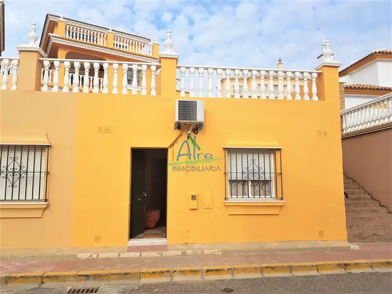 Vista exterior de Casa o xalet en venda en Almonte amb Aire condicionat, Calefacció i Terrassa