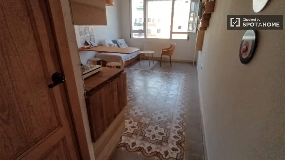 Room in Russafa