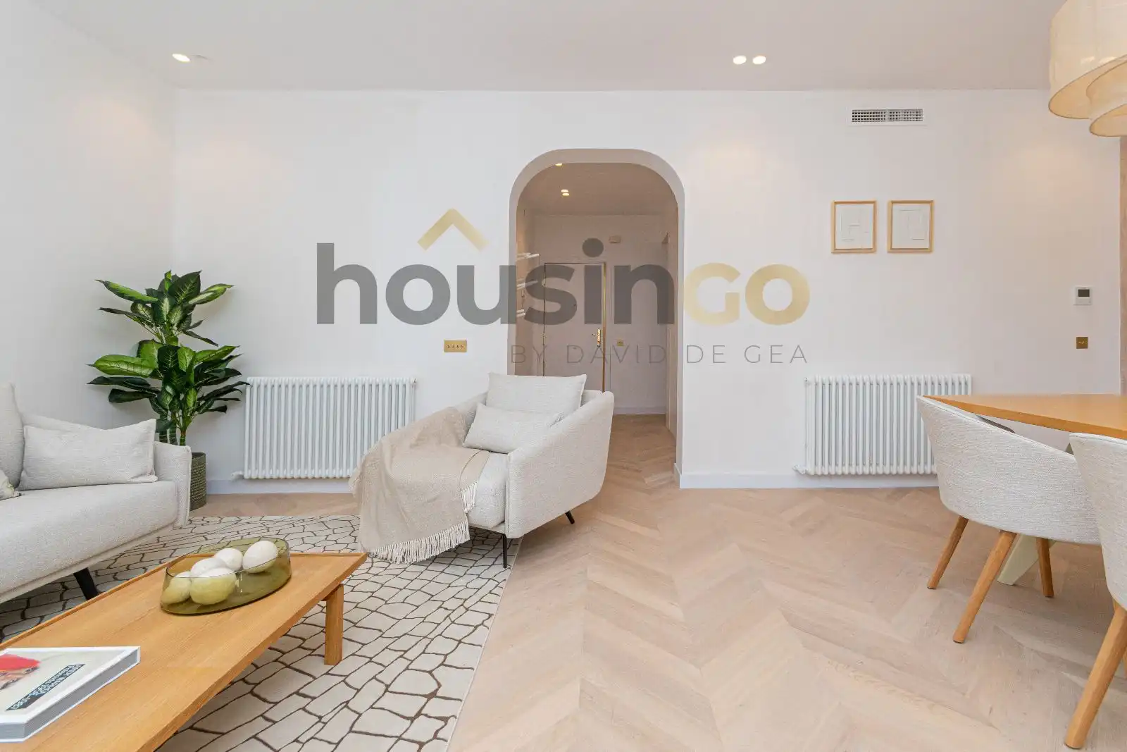 Living room of Flat for sale in Madrid  with Air Conditioner, Heating and Parquet flooring