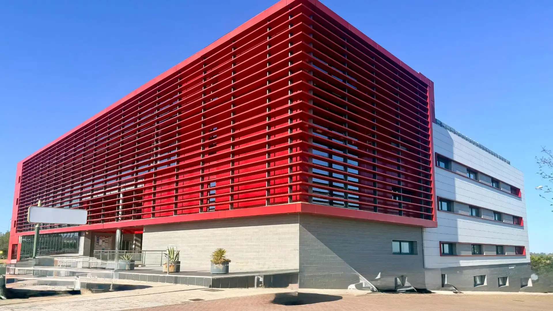 Exterior view of Office for rent in Salteras  with Air Conditioner