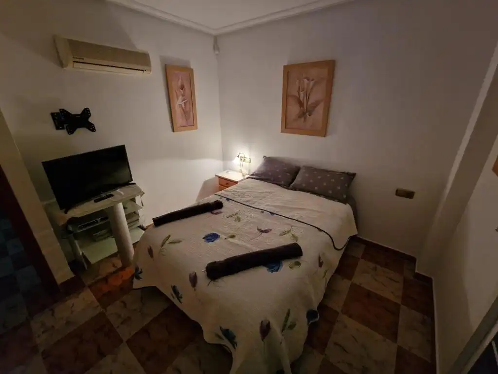 Dormitori de Casa o xalet de lloguer en Orihuela amb Aire condicionat, Moblat i Jacuzzi