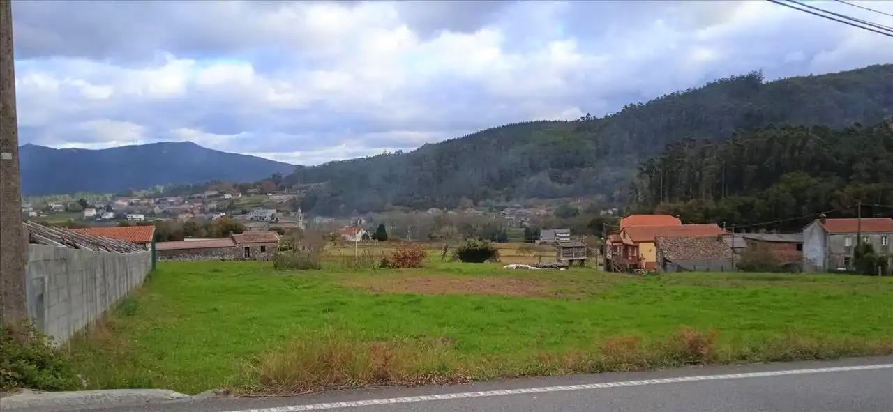 Terreny residencial en venda a Rois. Polígono 505 Parcela 469