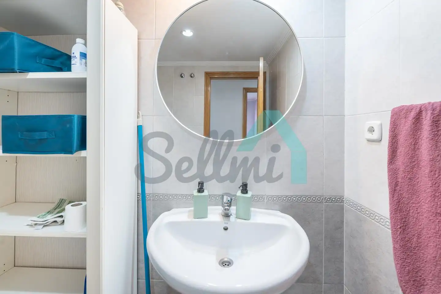 Bathroom of Flat for rent in Oviedo   with Heating, Parquet flooring and Furnished