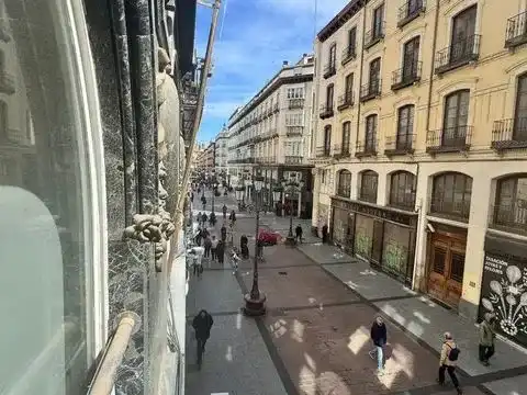 Außenansicht von Büro zur Miete in Zaragoza mit Klimaanlage und Heizung