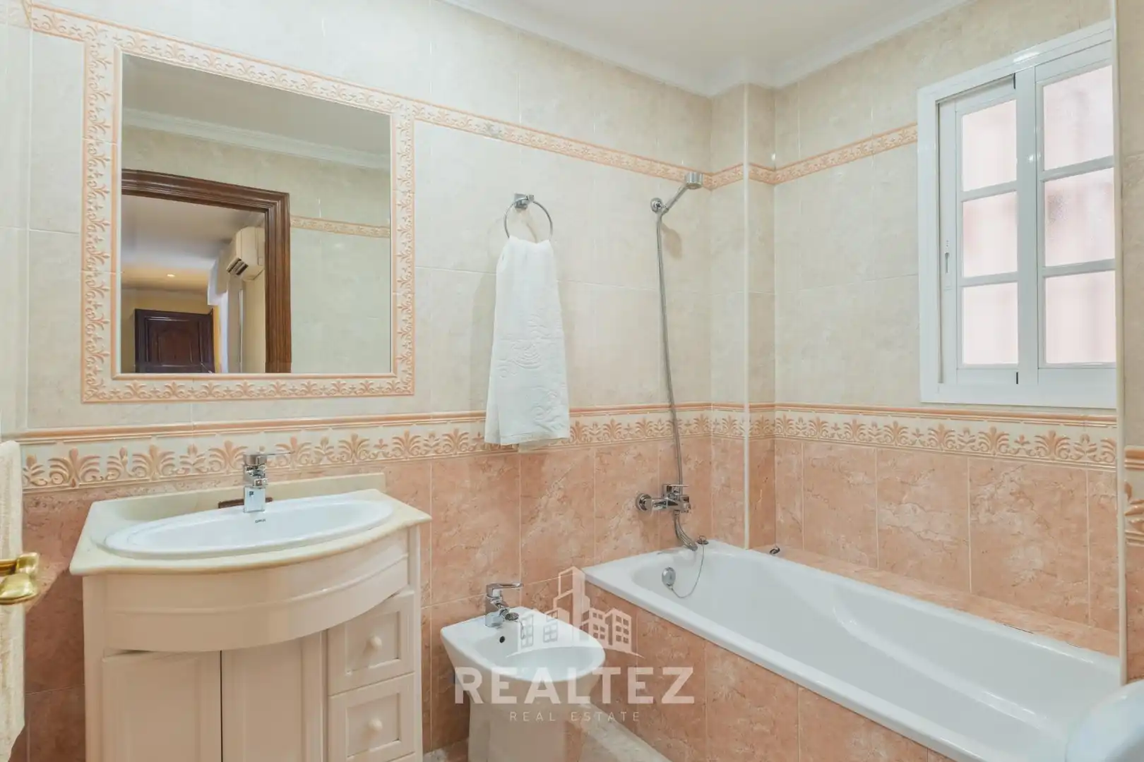 Bathroom of Flat for sale in Sanlúcar de Barrameda  with Air Conditioner, Heating and Balcony