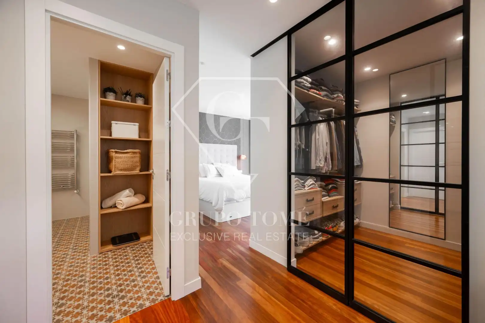 Bedroom of Detached homes for sale in Donostia - San Sebastián   with Heating, Private garden and Terrace