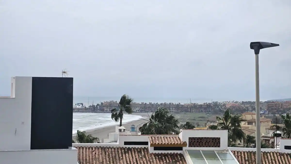 Vista exterior de Casa o xalet en venda en Sotogrande amb Aire condicionat, Calefacció i Jardí privat
