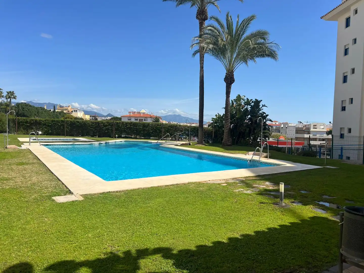 Piscina de Apartament en venda en Estepona amb Terrassa, Piscina i Piscina comunitària