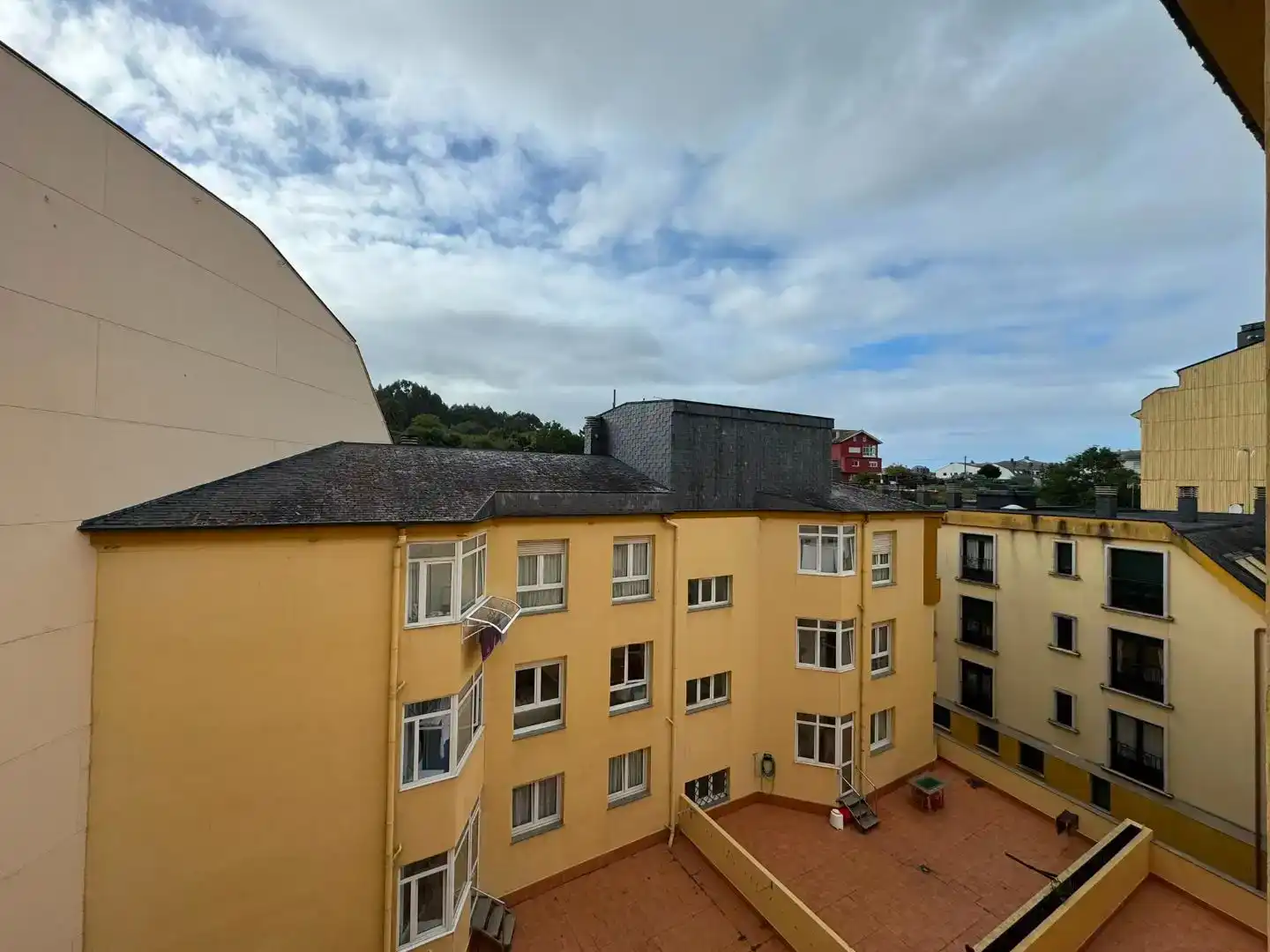 Außenansicht von Wohnung zum Verkauf in Viveiro