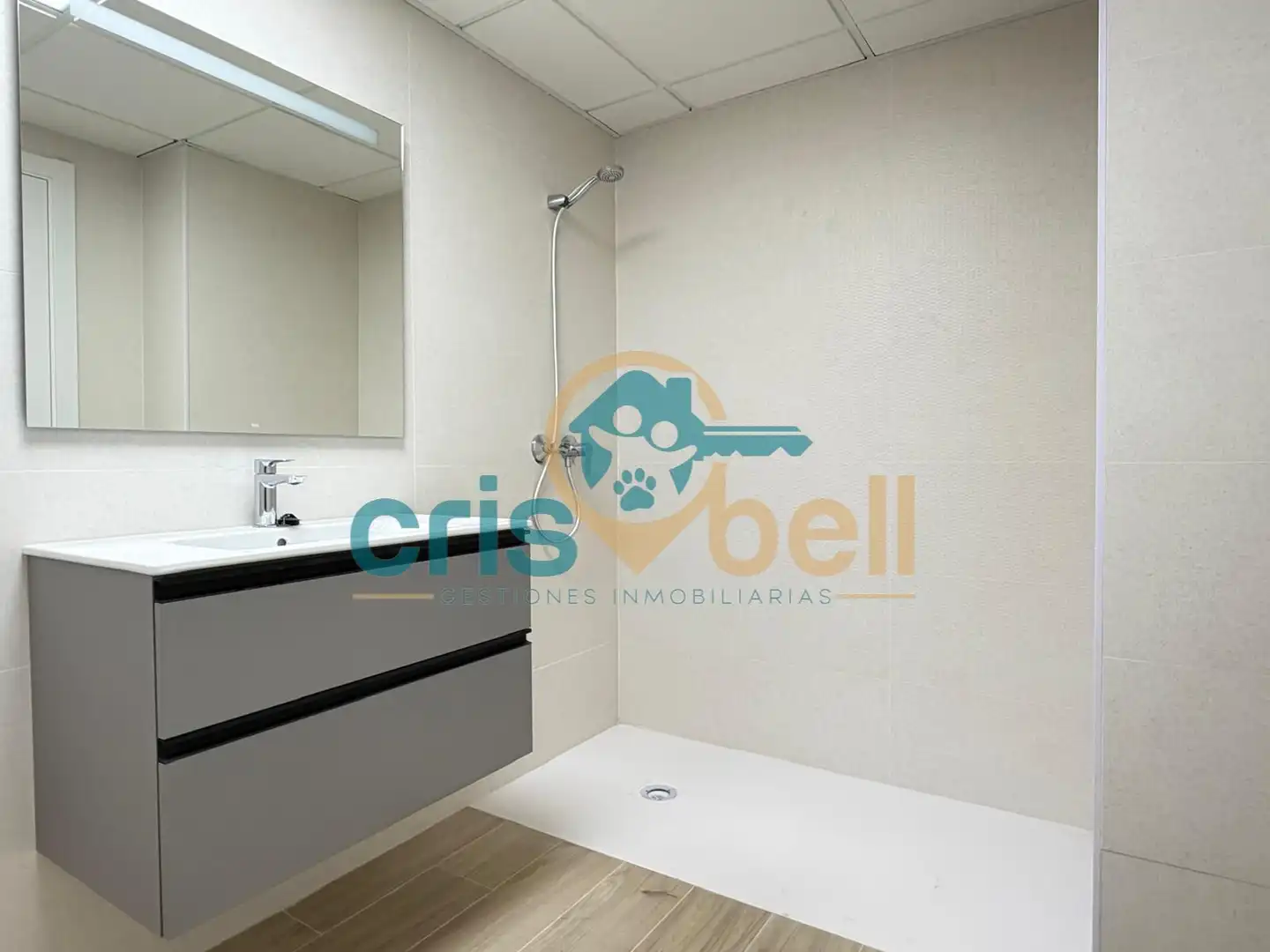 Baño de Piso en venta en Lorca con Aire acondicionado, Calefacción y Jardín privado